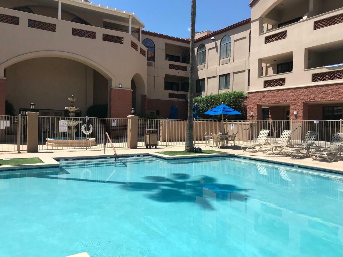 Hilton Vacation Club Varsity Club Tucson Eksteriør bilde