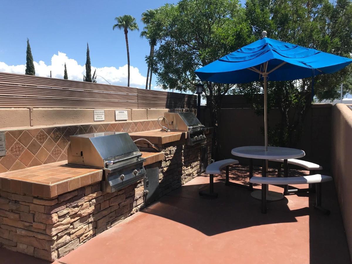 Hilton Vacation Club Varsity Club Tucson Eksteriør bilde